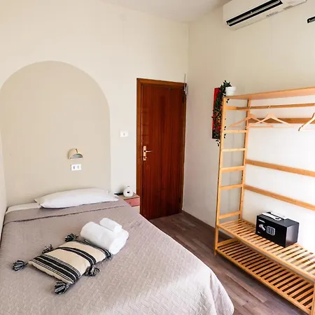 Couette-café Americana House 3*