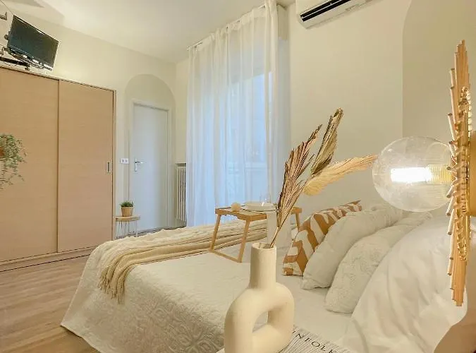 Americana House לינה וארוחת בוקר