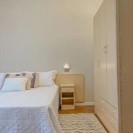 Americana House Oda ve Kahvaltı 3*